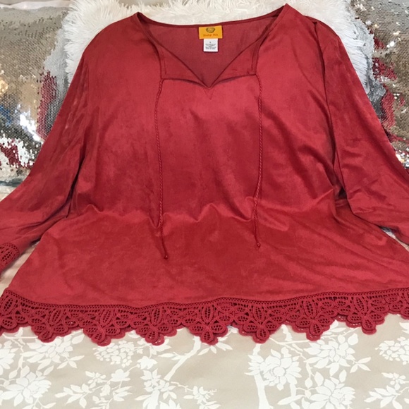 ⭐️Host Pick⭐️NWT Ruby Rd. Paprika Top With Lace Cuffs - Picture 4 of 10